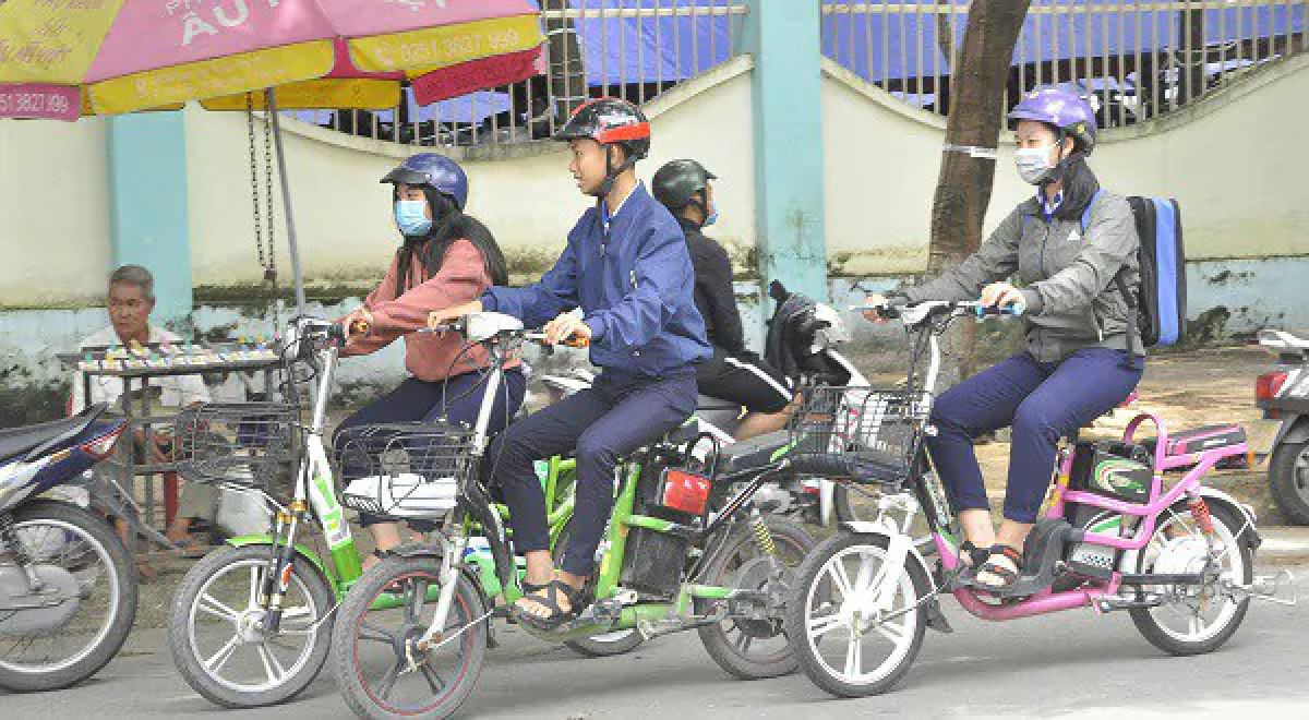 Bao nhiêu tuổi được đi xe đạp điện